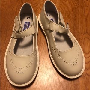 L’amour Size 13 Mary Janes in Cream/ECRU